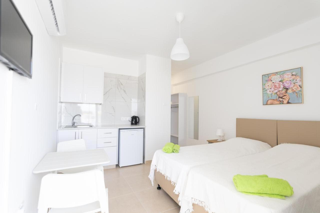 Christothea Apartments ไอยานาปา ภายนอก รูปภาพ