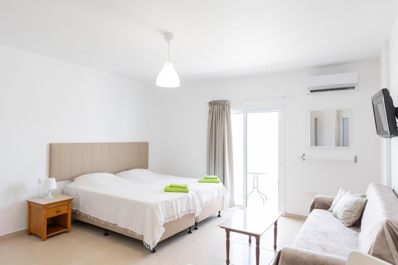 Christothea Apartments ไอยานาปา ภายนอก รูปภาพ